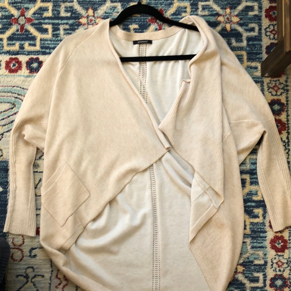 Knit cardigan with pockets